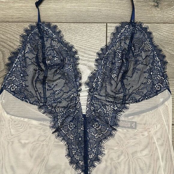 Victoria’s Secret V Wire Beige And Blue Lace V-String Teddy Bodysuit Size Medium - Picture 3 of 15